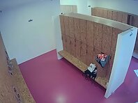 Lo1849#The dressing room was gradually empty. But a few women are still delayed and we are w