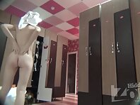 Lo1374#The final part of the show. The girl moved a little naked in front of locker room voy