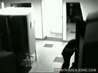 Lo4#Voyeur video from locker room