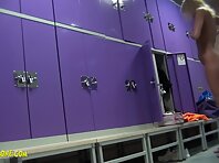 Lo1032#Voyeur video from locker room