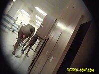 Lo851#Voyeur video from locker room