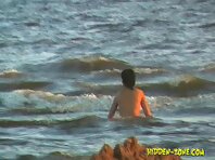 Nu1046#Naked men and women swimming in the sea