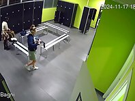 Lo1049#Spycam in locker room