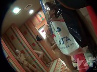 Sh943#Women and girls take a shower and disguised swimsuits in the shower